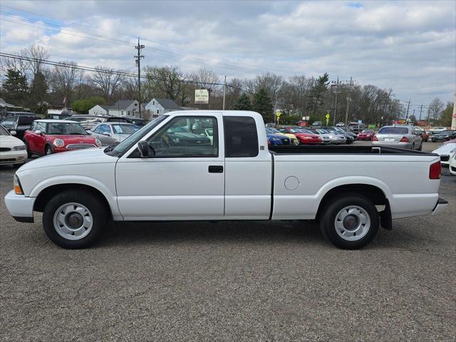 used 2000 GMC Sonoma car, priced at $12,995