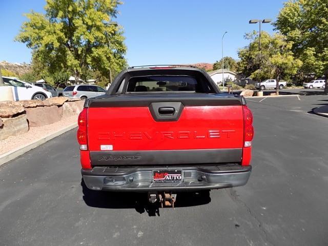 used 2004 Chevrolet Avalanche car, priced at $9,998