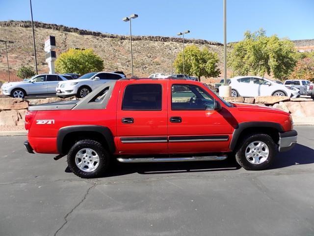 used 2004 Chevrolet Avalanche car, priced at $9,998