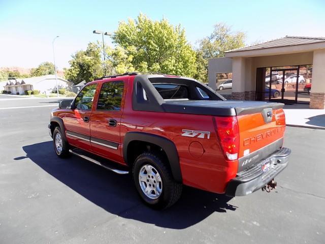 used 2004 Chevrolet Avalanche car, priced at $9,998