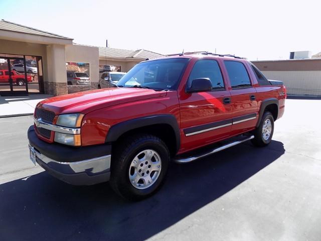 used 2004 Chevrolet Avalanche car, priced at $9,998