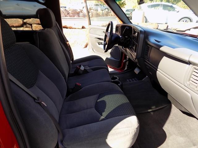 used 2004 Chevrolet Avalanche car, priced at $9,998