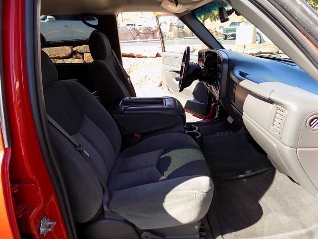 used 2004 Chevrolet Avalanche car, priced at $9,998