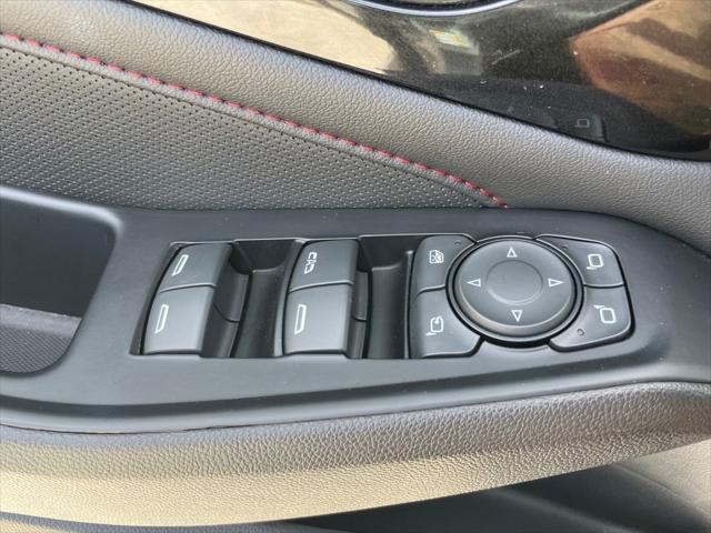 used 2023 Chevrolet Traverse car, priced at $38,504
