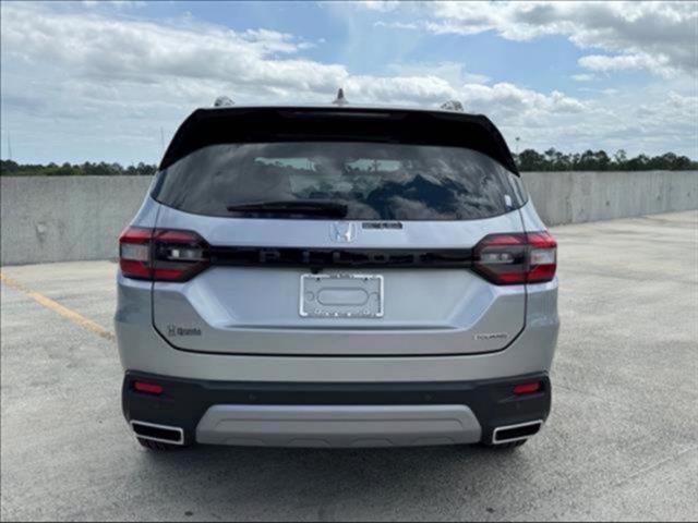 new 2025 Honda Pilot car, priced at $45,428