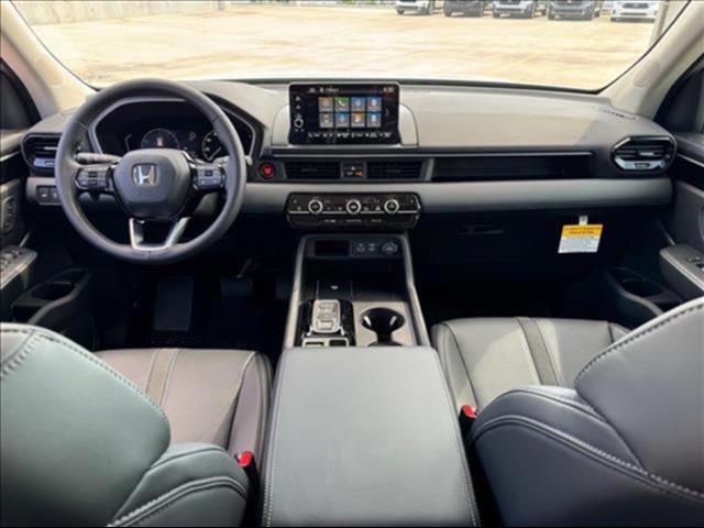 new 2025 Honda Pilot car, priced at $42,895