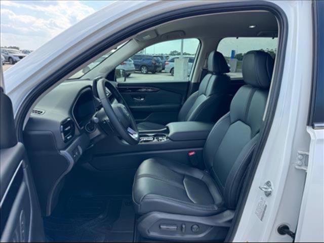 new 2025 Honda Pilot car, priced at $42,895