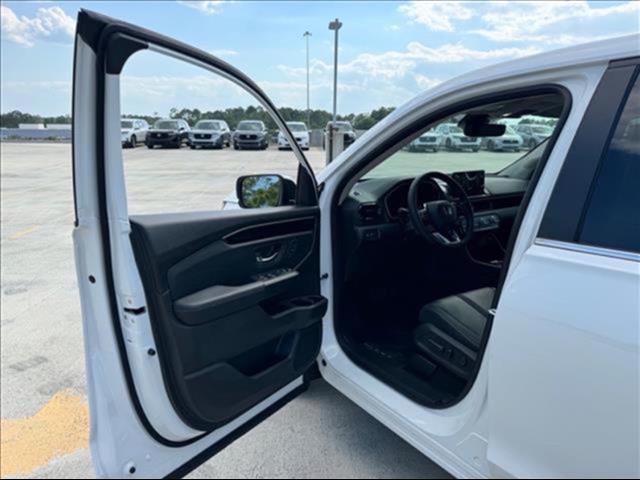 new 2025 Honda Pilot car, priced at $42,895