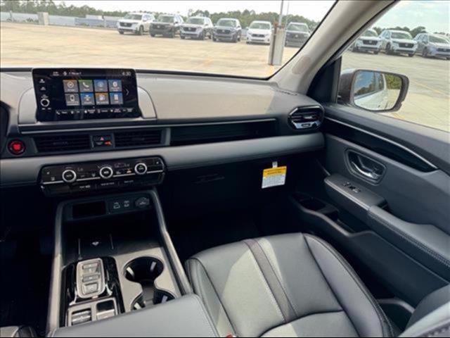 new 2025 Honda Pilot car, priced at $42,895