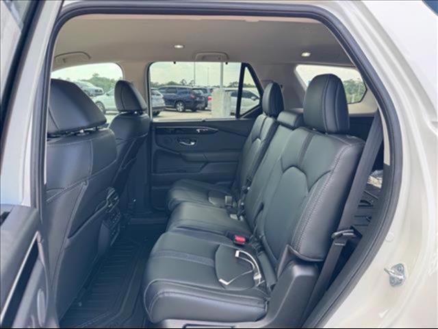 used 2025 Honda Pilot car, priced at $45,125