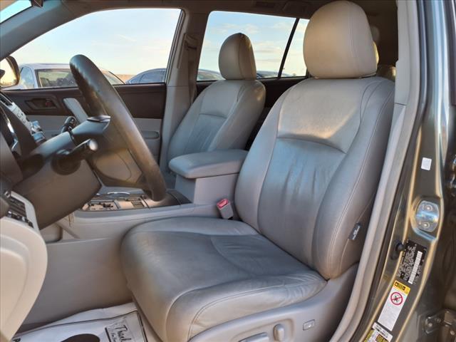 used 2010 Toyota Highlander car, priced at $9,325