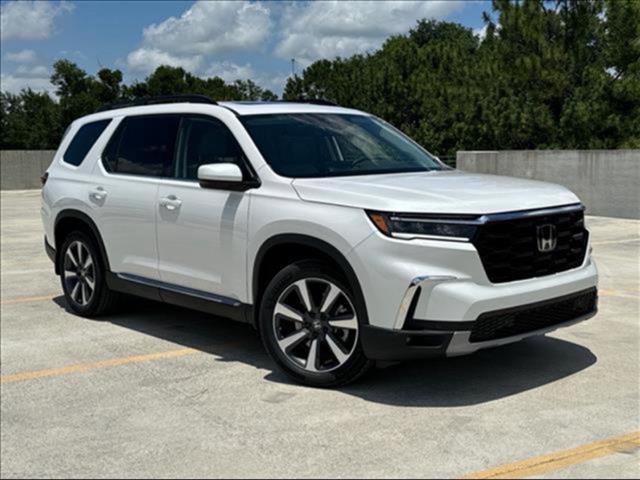 new 2025 Honda Pilot car, priced at $46,131