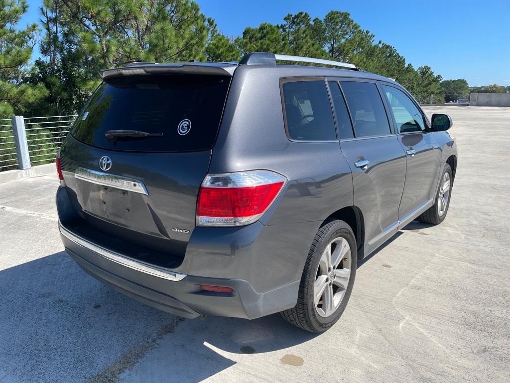 used 2013 Toyota Highlander car, priced at $14,298