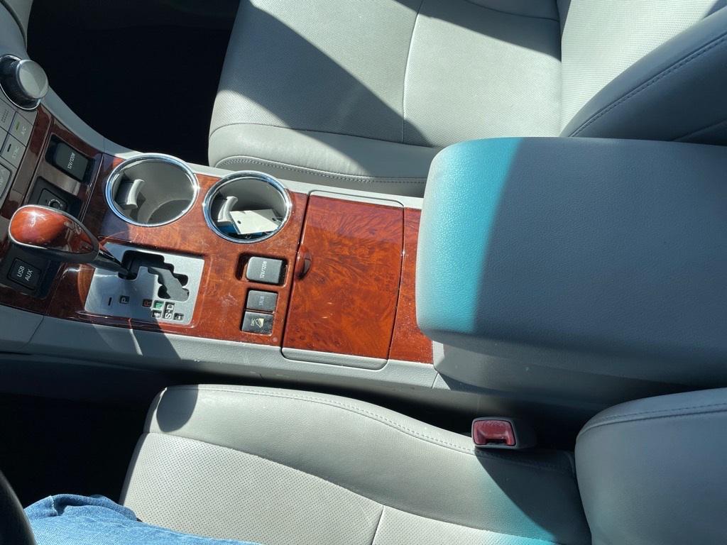 used 2013 Toyota Highlander car, priced at $14,298