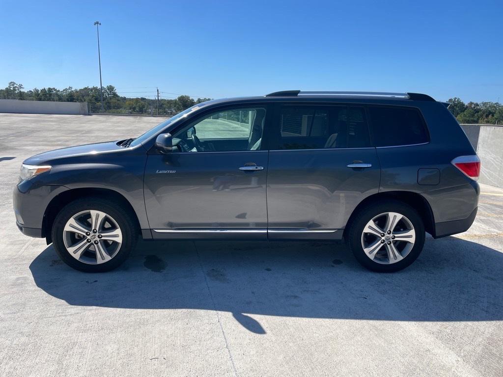 used 2013 Toyota Highlander car, priced at $14,298