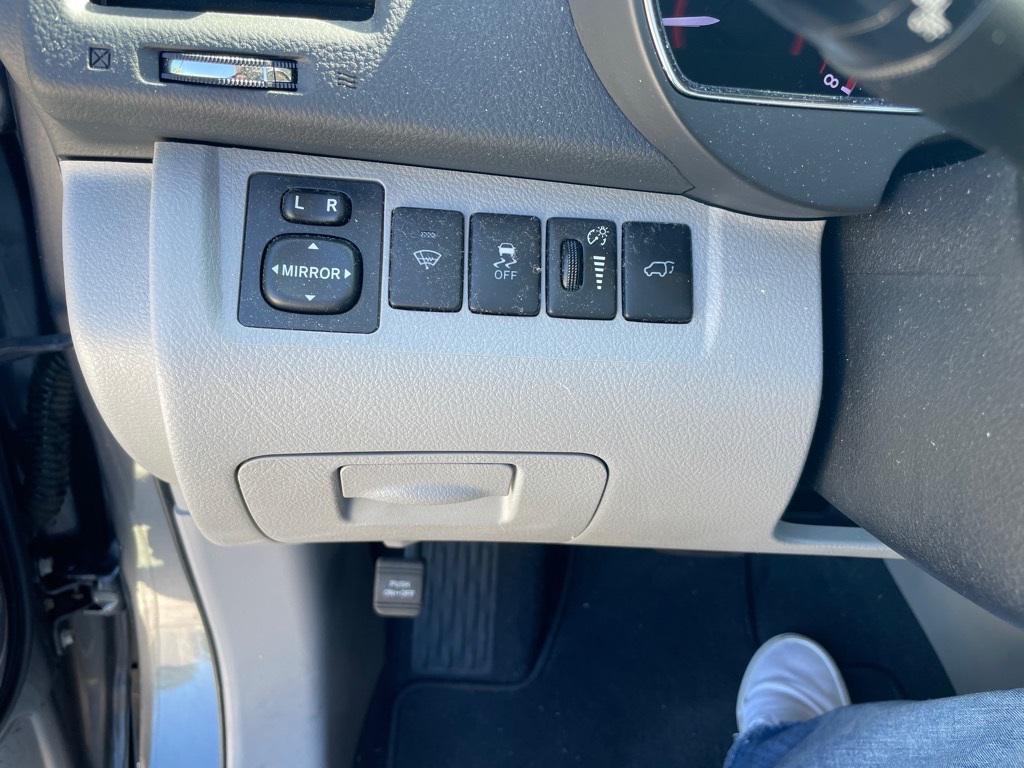 used 2013 Toyota Highlander car, priced at $14,298
