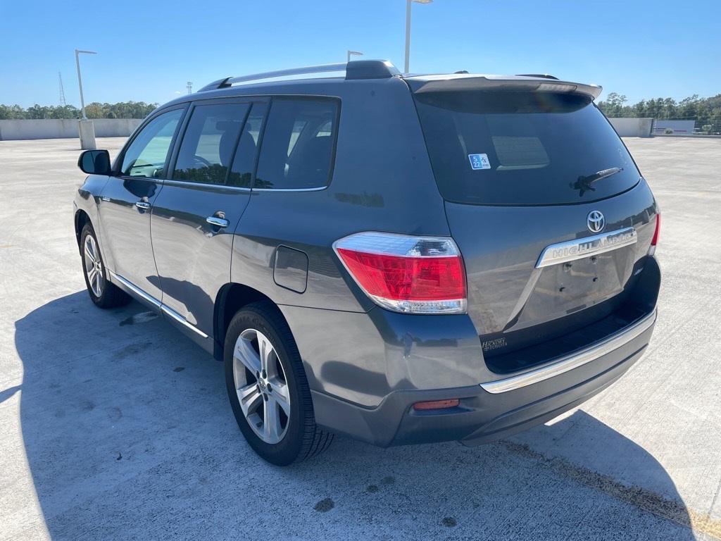 used 2013 Toyota Highlander car, priced at $14,298