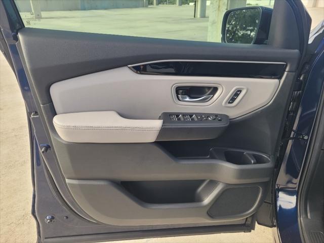 new 2025 Honda Pilot car, priced at $49,612