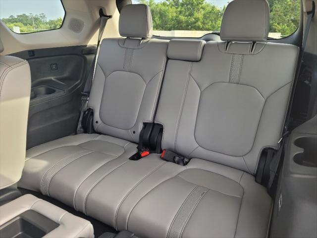 new 2025 Honda Pilot car, priced at $49,612