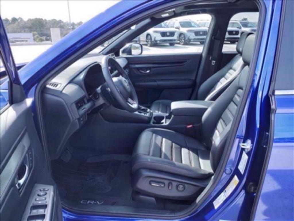 new 2025 Honda CR-V Hybrid car, priced at $37,513
