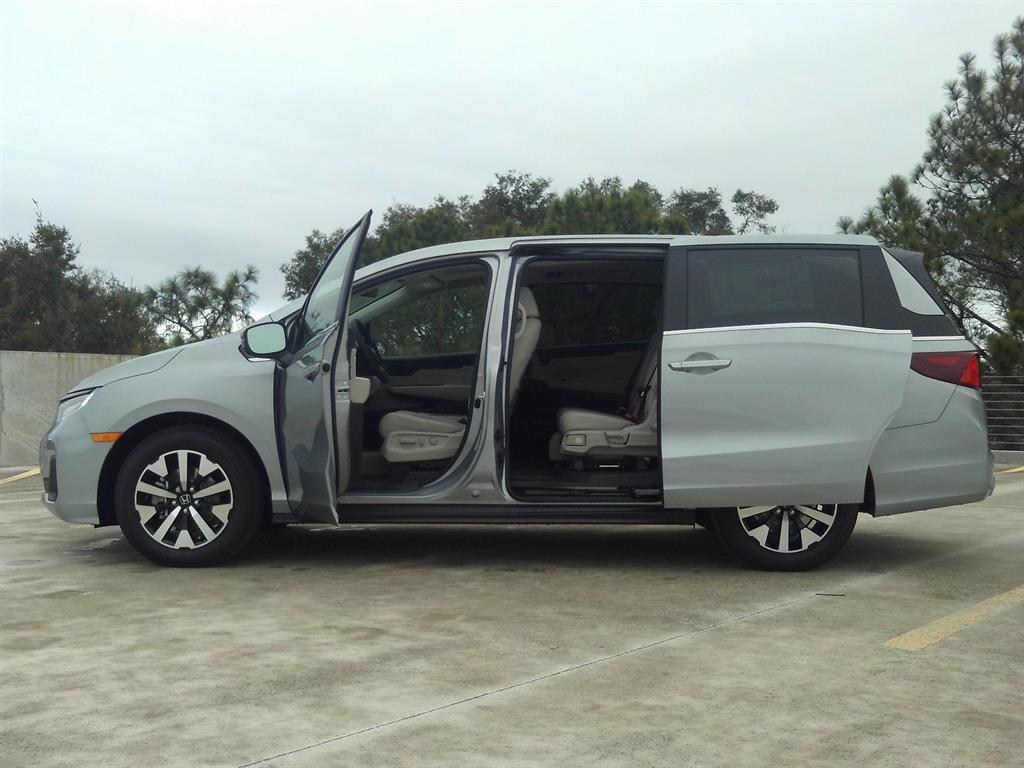 new 2026 Honda Odyssey car, priced at $45,785