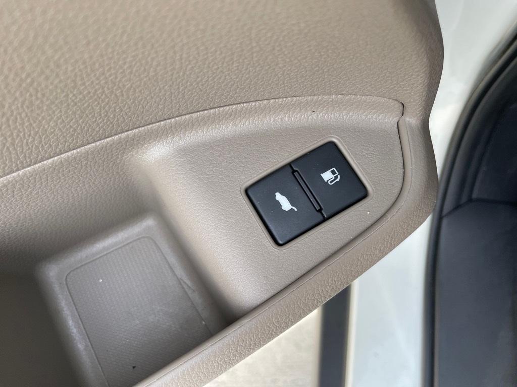 used 2018 Honda Pilot car, priced at $18,912