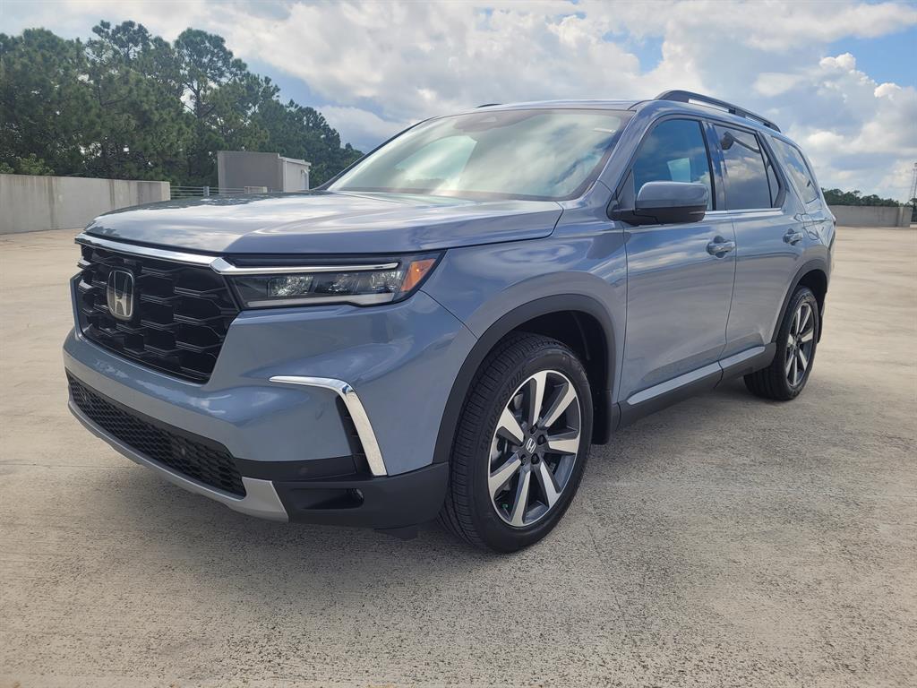 new 2025 Honda Pilot car, priced at $48,244