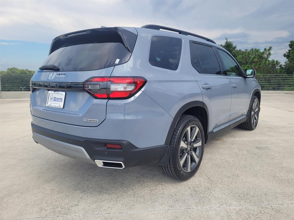 new 2025 Honda Pilot car, priced at $48,244