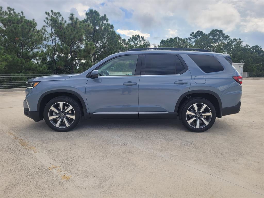 new 2025 Honda Pilot car, priced at $48,244
