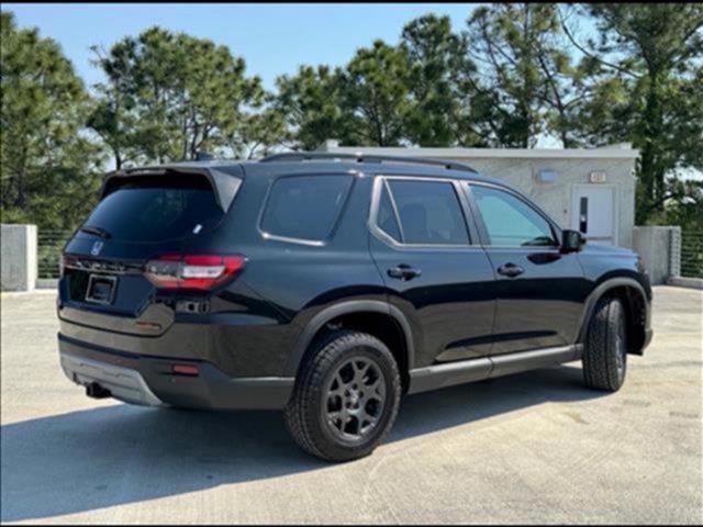 new 2025 Honda Pilot car, priced at $48,960