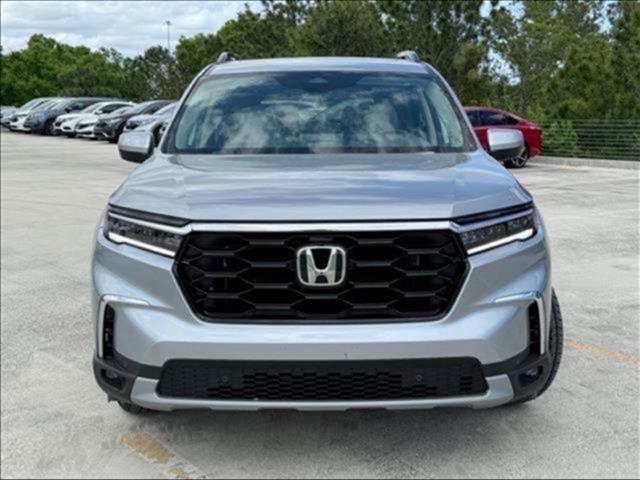 new 2025 Honda Pilot car, priced at $45,989