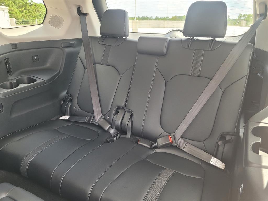 new 2025 Honda Pilot car, priced at $49,678