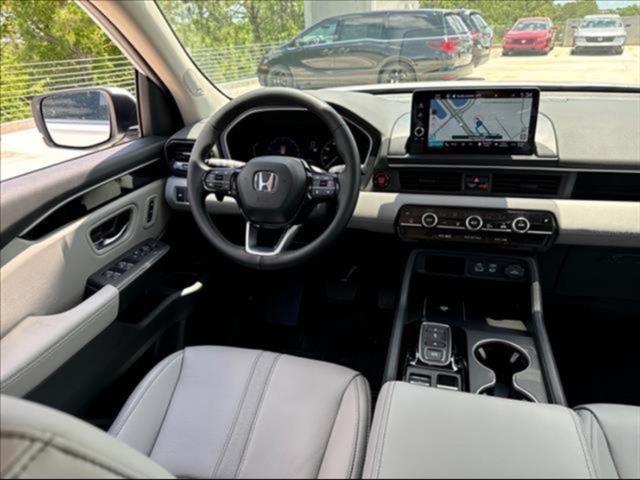 new 2025 Honda Pilot car, priced at $45,842