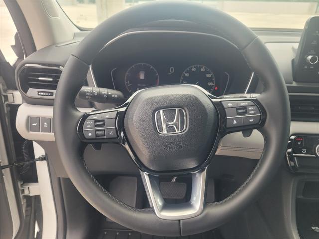 new 2025 Honda Pilot car, priced at $44,215