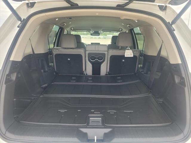 new 2025 Honda Pilot car, priced at $44,215