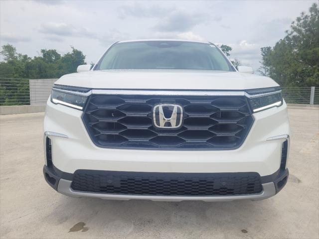 new 2025 Honda Pilot car, priced at $44,215