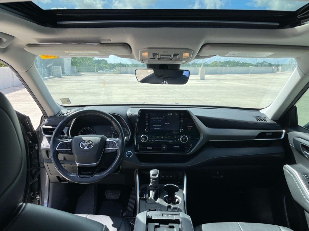 used 2021 Toyota Highlander car, priced at $24,657