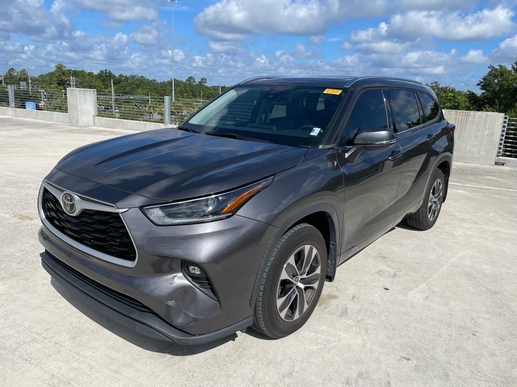 used 2021 Toyota Highlander car, priced at $24,657