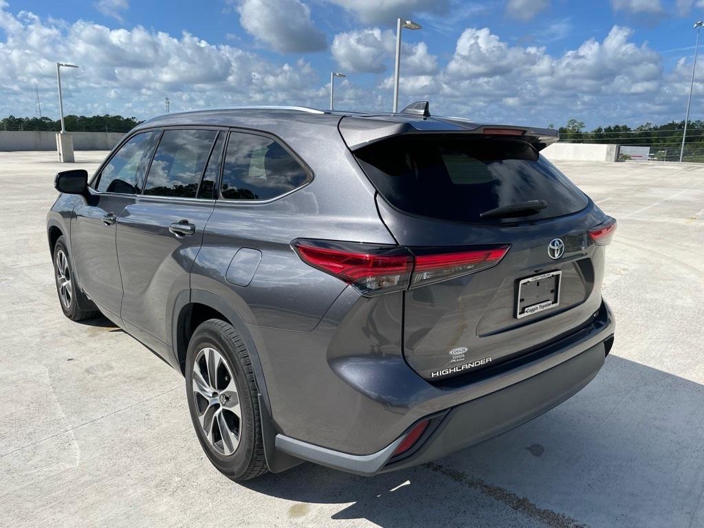 used 2021 Toyota Highlander car, priced at $24,657
