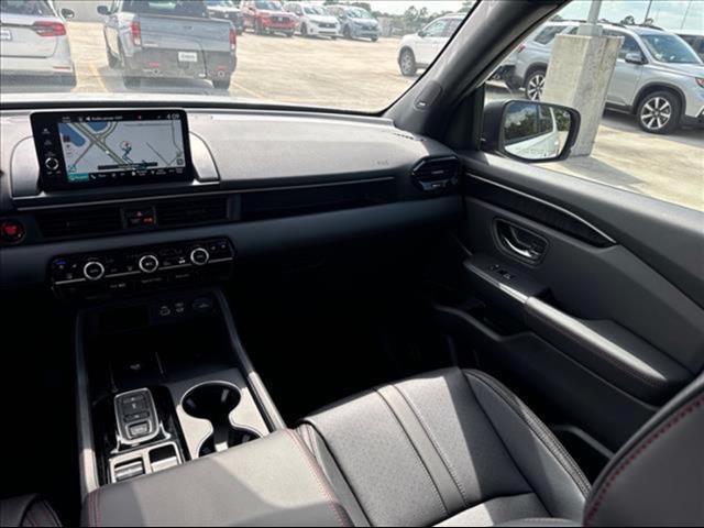 new 2025 Honda Pilot car, priced at $51,960
