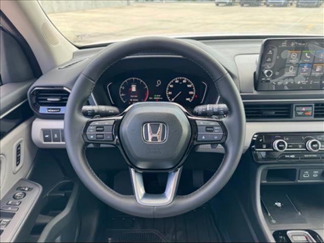 new 2025 Honda Pilot car, priced at $42,895