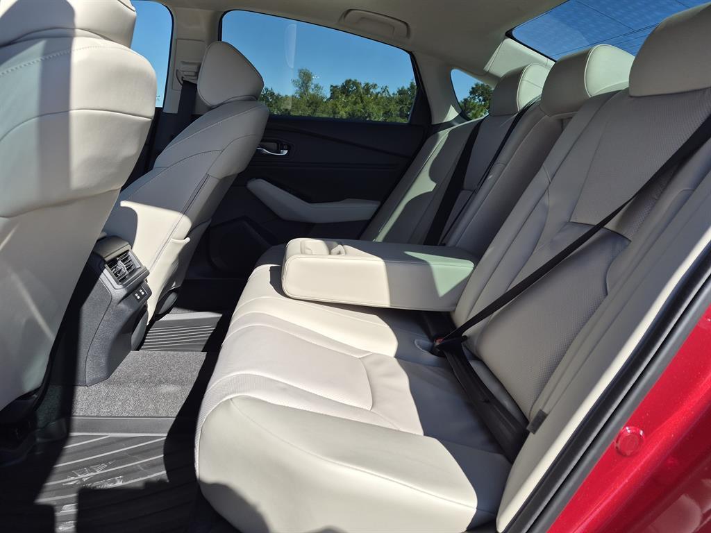 new 2025 Honda Accord Hybrid car, priced at $39,330