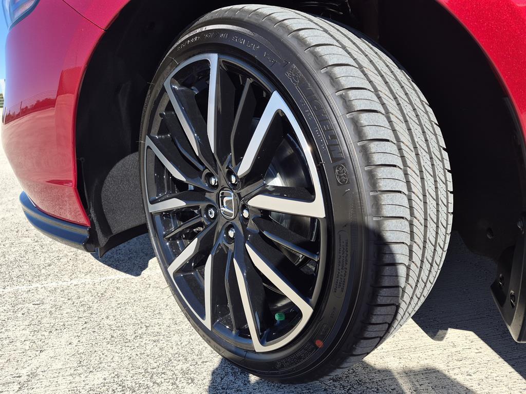 new 2025 Honda Accord Hybrid car, priced at $39,330