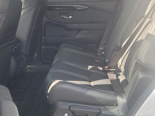 new 2025 Honda Pilot car, priced at $45,456