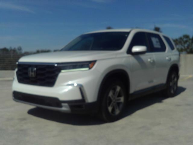 new 2025 Honda Pilot car, priced at $45,456