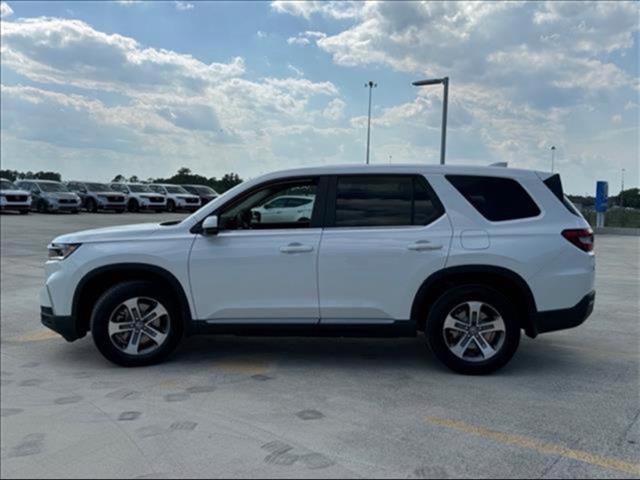 new 2025 Honda Pilot car, priced at $43,837