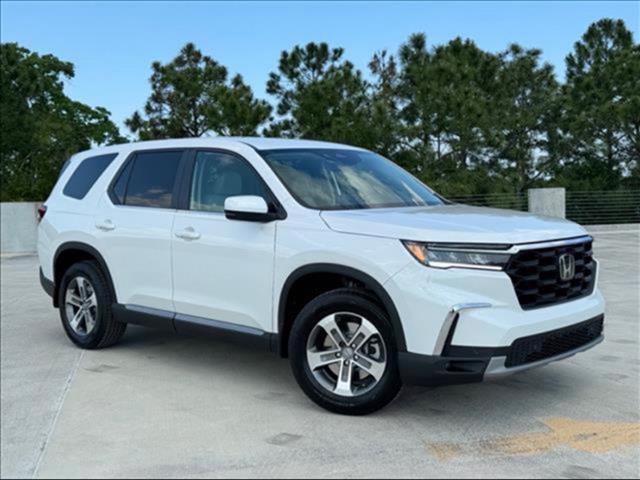 new 2025 Honda Pilot car, priced at $43,837