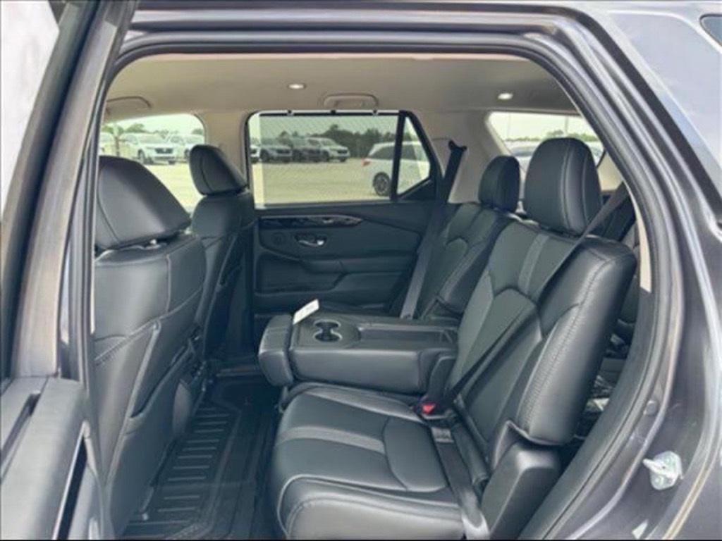 new 2025 Honda Pilot car, priced at $43,056