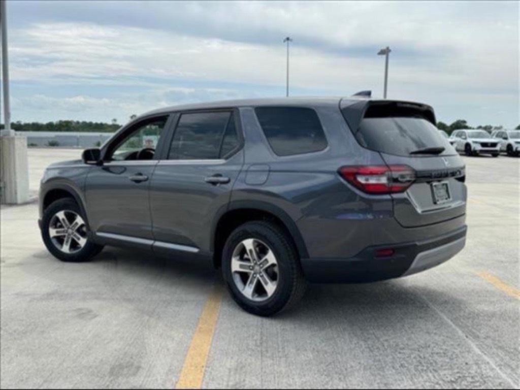 new 2025 Honda Pilot car, priced at $43,056