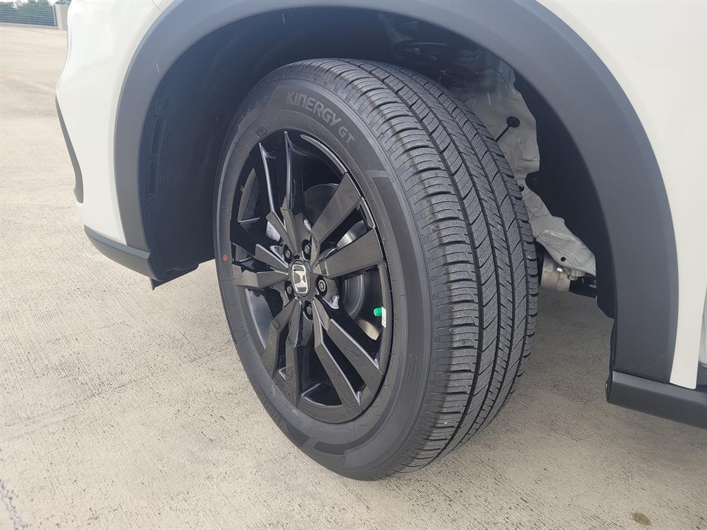 new 2026 Honda HR-V car, priced at $28,920